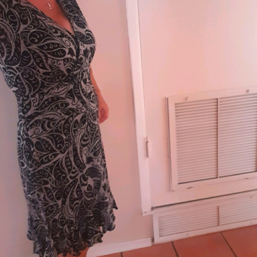 Black and grey v-neck cap sleeve dress